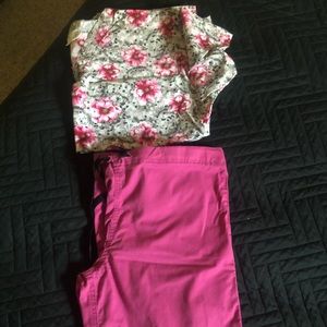 Medium scrub top and medium scrub pants